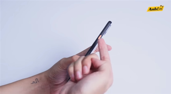 iPhone 11劲敌 谷歌Pixel 4 XL上手：外形/配置无悬念
