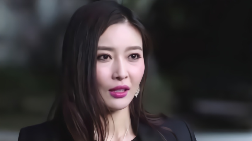 富婆叫代驾服务,谁知代驾小伙是个大帅哥,富婆