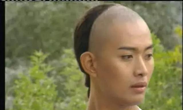 素有“古装王子”之称的黄海冰年轻时的颜,可以夸一万年