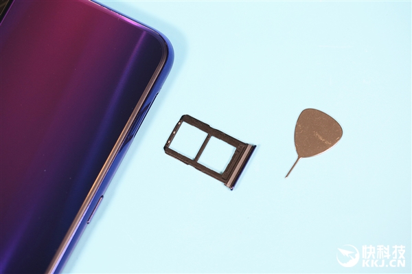 4800万AI三摄仅1598元 vivo Z5开箱图赏