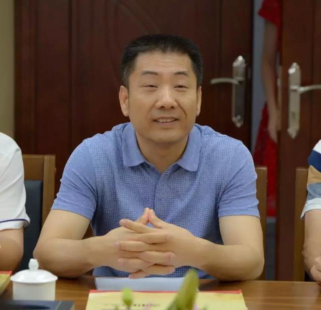 普宁市副市长蔡桂君、普宁二中校长温俊义一行到访康芝集团