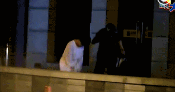 情商低,抄袭,还当街掀女助理裙子?这么糊就别作妖了