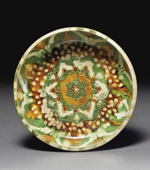 唐三彩:大唐盛世的绝代制品,历尽千年的釉陶艺术,追溯文化发展