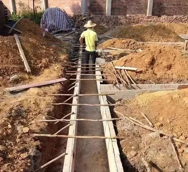 乡村自建房基础施工这么做才能又稳又安全,别再花冤枉