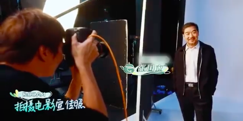 「会火」64岁张国立每天工作18个小时，是热爱工作，还是被协议拖累