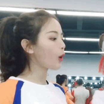 杨超越终于