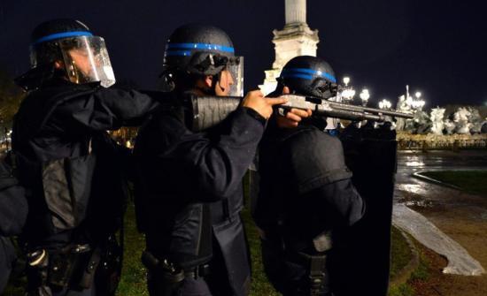 法国突发枪击案致3人伤：传出30声枪响 枪手扔手榴弹