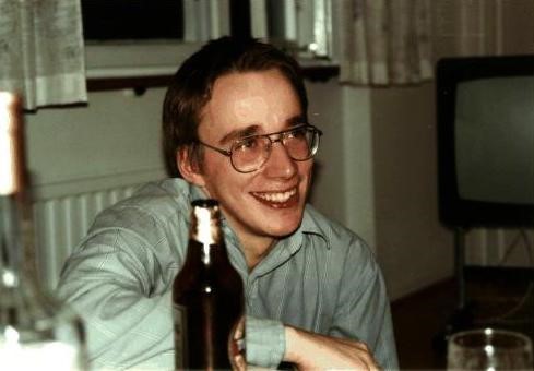 鸿蒙发布，华为老兵为你细数一部华为操作系统28年史