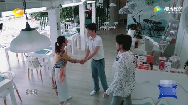 前两天还被吐槽情商低的女星，现在成职场生存教科书了？