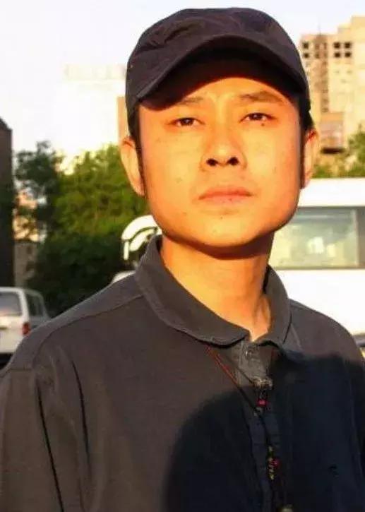 因太穷被前妻抛弃，那英嘲笑他的歌没有审美，刀郎这些年不容易