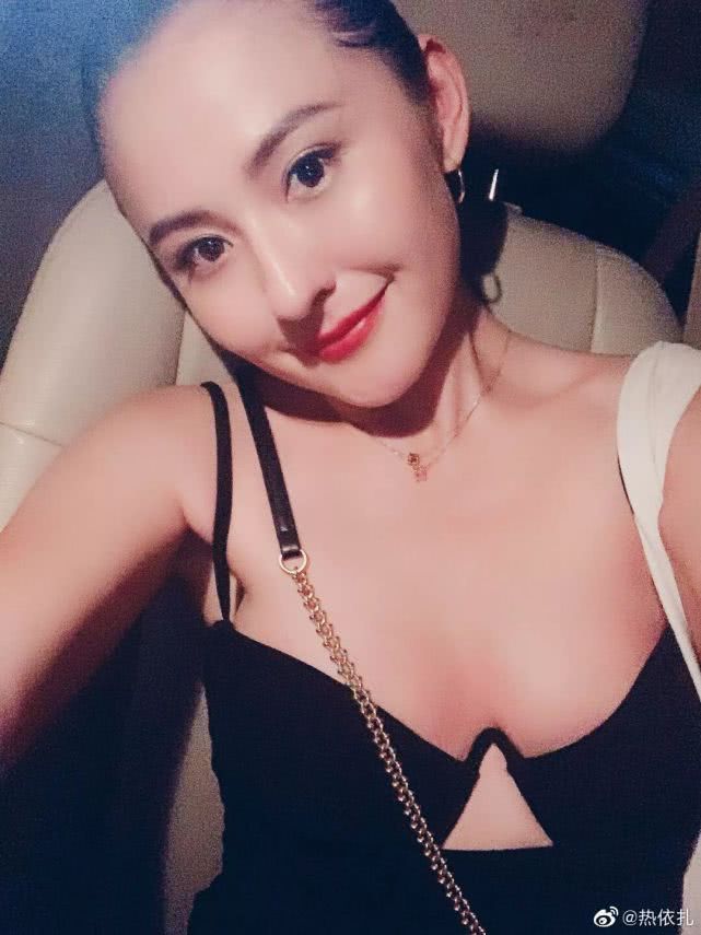 热依扎患抑郁症原因疑曝光，知情人称被男友绿了，多次自杀未遂