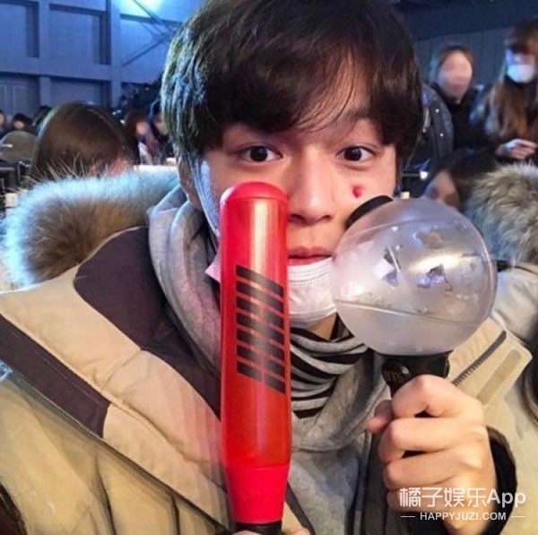 「橘子娱乐」还记得《熔炉》里的小男孩吗，他现在长这样了