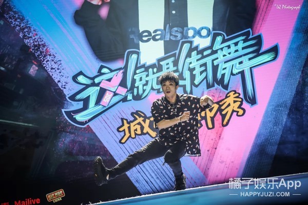 我看到真的男粉了，还是声音很大的那种…