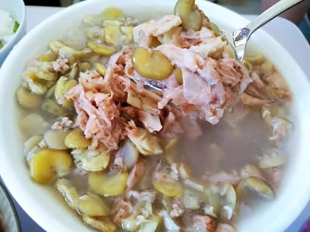 云南人用鲜花做成美食菜，好看又好吃