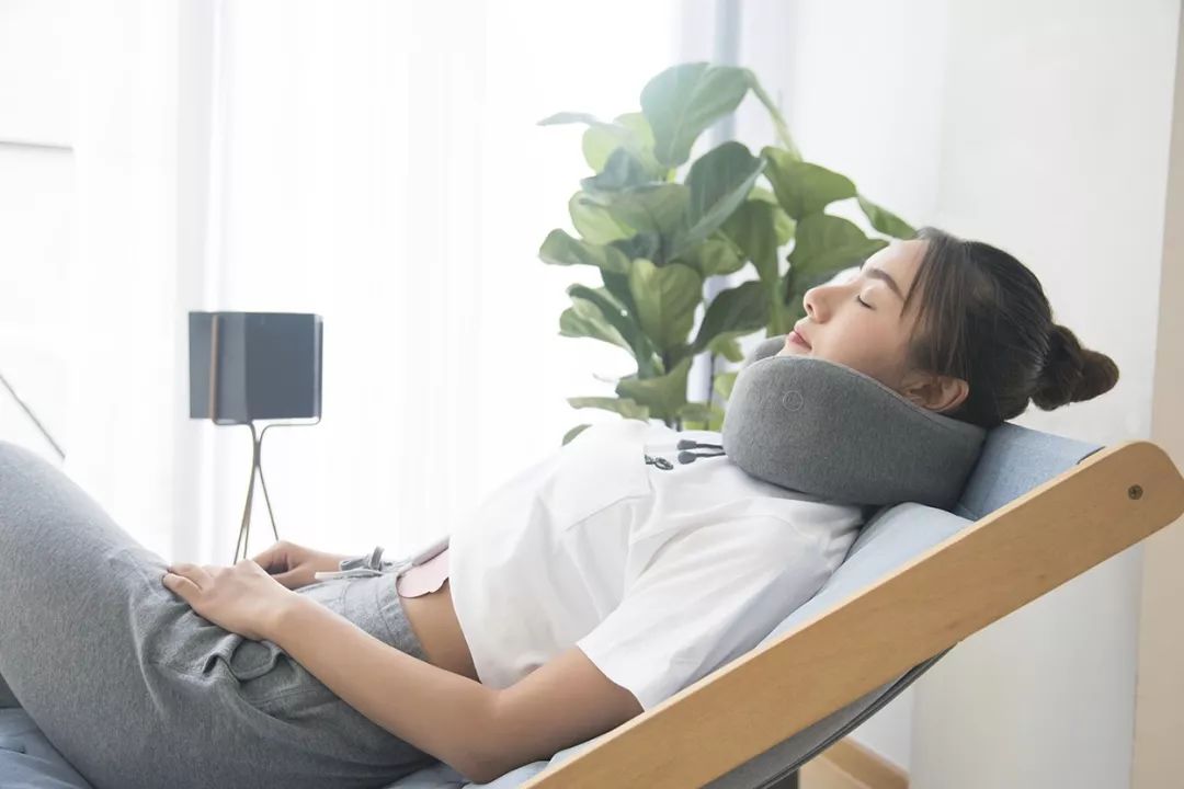 戴上它！随时随地享受肩颈SPA，舒适好睡眠