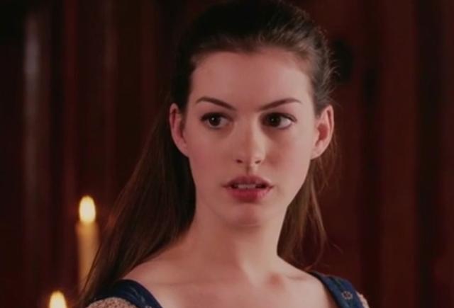 里安妮·海瑟薇:丑小鸭变成天鹅是因为它很努力,或者她就是公主