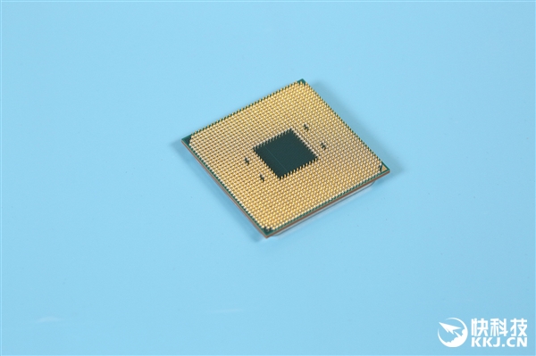 力压9900K！AMD锐龙7 3800X图赏
