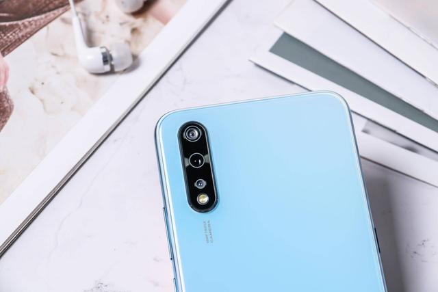 5w闪充,vivo z5超强续航为你保驾护航