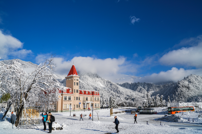 冬季来成都,这份西岭雪山滑雪,温泉攻略请收好