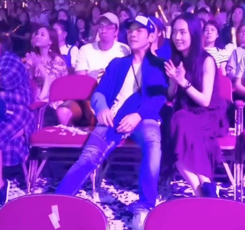 郭碧婷见萧敬腾秒变迷妹，向佐吃醋生无可恋瘫在椅子上