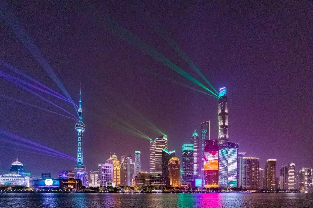 2019上海外滩新版灯光秀震撼来袭!这些时间可以观看