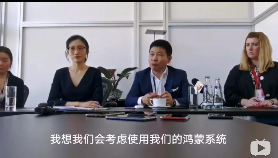华为P40或将首发鸿蒙系统，苹果承认违反中国劳动法？
