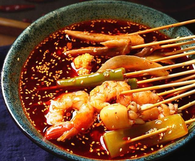 只要做对这两点,红油钵钵鸡不是问题,香辣入味,好吃过瘾