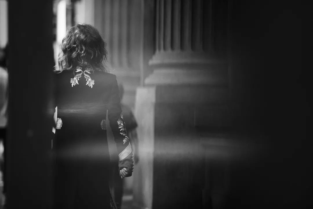 「桃桃淘电影」法国美人凡妮莎·帕拉迪丝 | 赏色