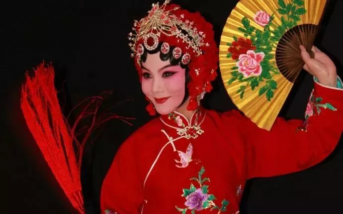 扇子在戏曲表演中有多"万能?