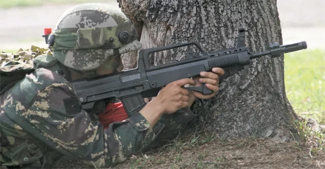 实际体验95式步枪 饱受争议的小握把真的多余么?