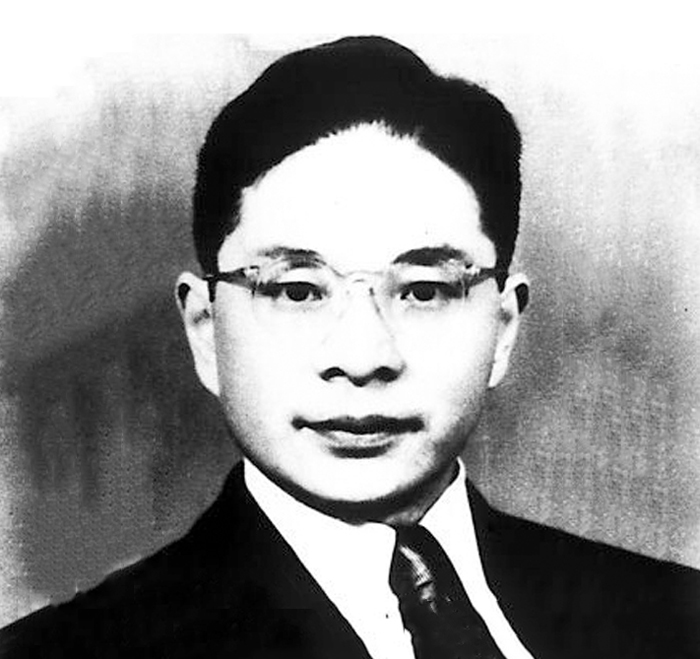 而且,陈忠经在北京大学可是风云人物,曾担任北大学生会主席,在1935年