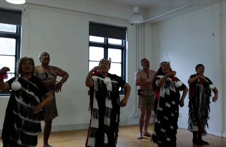 中国艺术家与新西兰毛利艺术家以舞会友