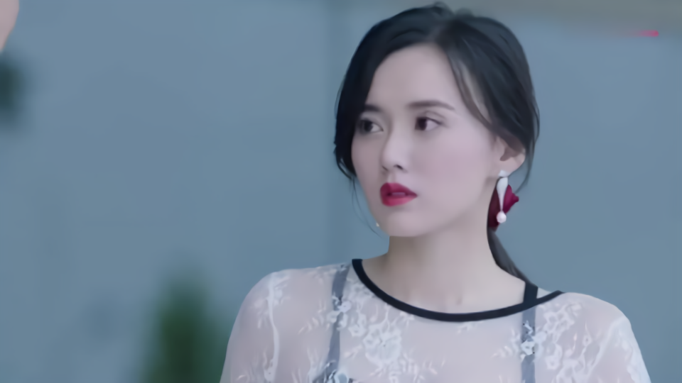 姐妹互换身份,姐姐再次回到丈夫身旁时,却被他