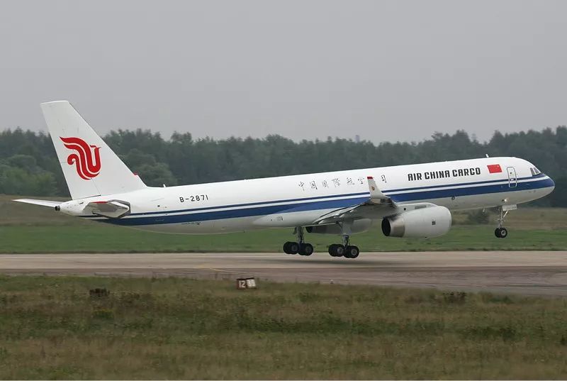 生不逢时的"波音757斯基—图波列夫图-204双发窄体干线客机