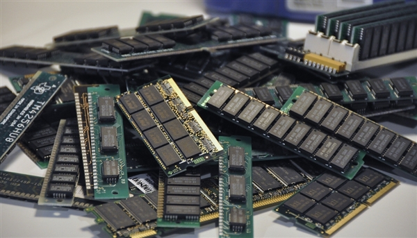 紫光进军内存市场 自研国产内存芯片需3到5年