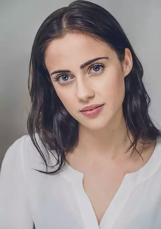 「电影通缉令」冯小刚，他带着一份令人落泪的美好，重回贺岁档