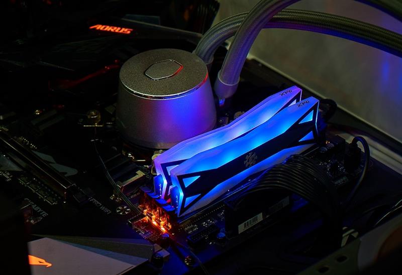 「驱动之家」变态的灯效与超频能力！威刚XPG龙耀D60G内存评测：699元碾压所有对手