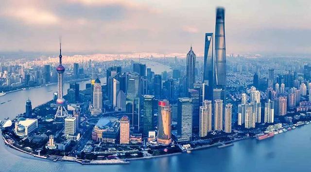 香港和上海,中国最繁华的两座国际化大都市,让我心驰神往