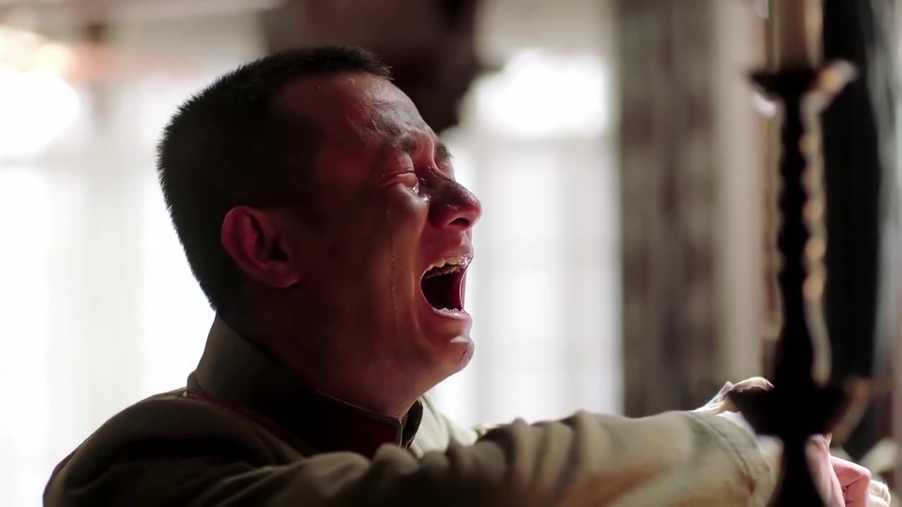 少帅:张学良为父亲吊唁,刚进门的那一刻,眼泪再