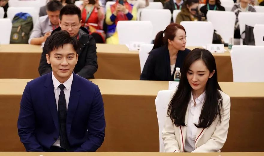 教你美| 杨幂李晨同框变乖巧?温柔系大幂你见过吗?