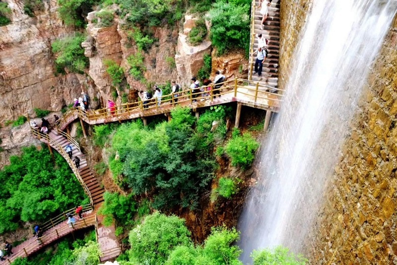 庆祝2019年教师节河南鲁山阿婆寨景区将向全国教师免门票