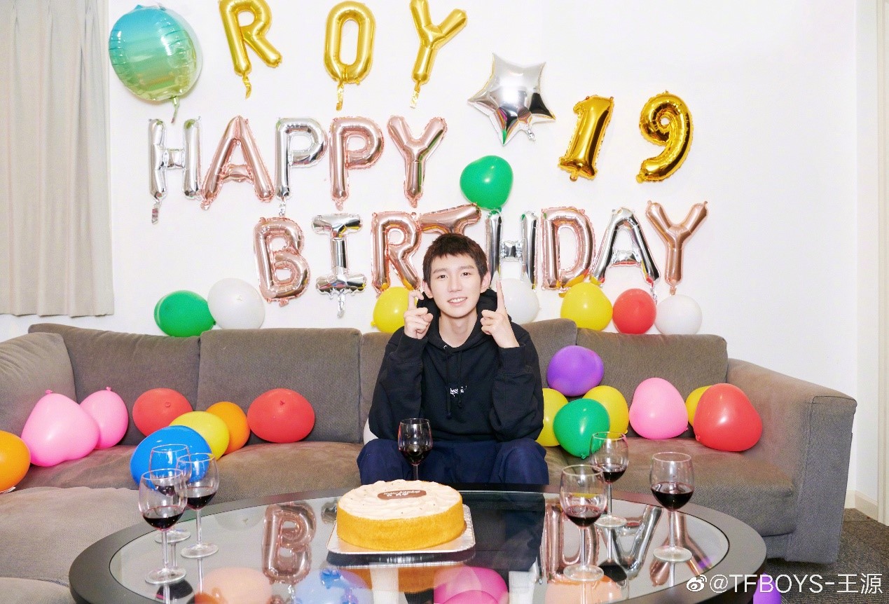 还有许多圈内好友前辈也送上了生日祝福,也印证高情商小源弟弟的