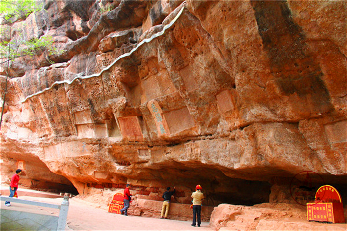 江西最大的石窟群，一座端庄内敛的山，容易被忽略的旅游景点