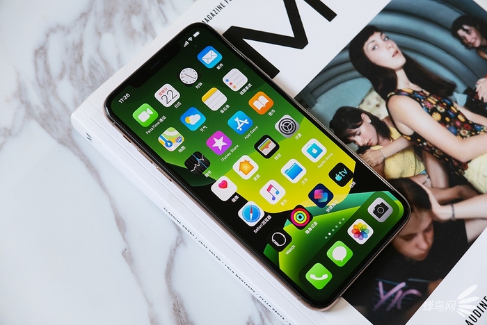 都延续了iphone xs两款的参数,但苹果依旧对iphone 11 pro系列的屏