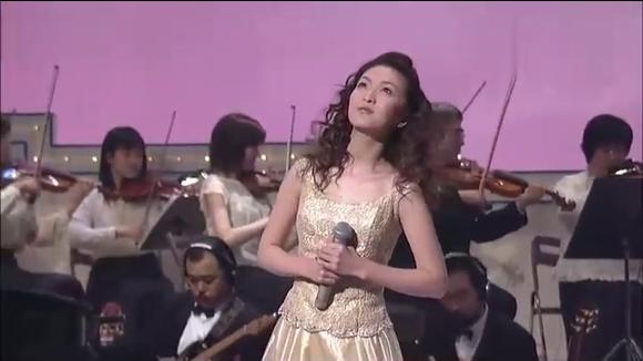日本女歌手演唱《北国之春》,真的别有一番滋味