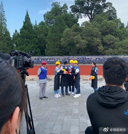 欧阳娜娜vlog里出现过的全是名校学霸,这才是她真正的朋友圈