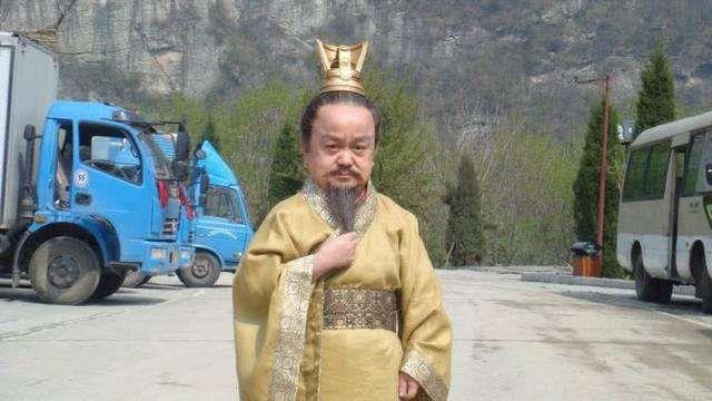 身高1米的他演土地公公走红，跑龙套近30年，如今被迫淡出娱乐圈