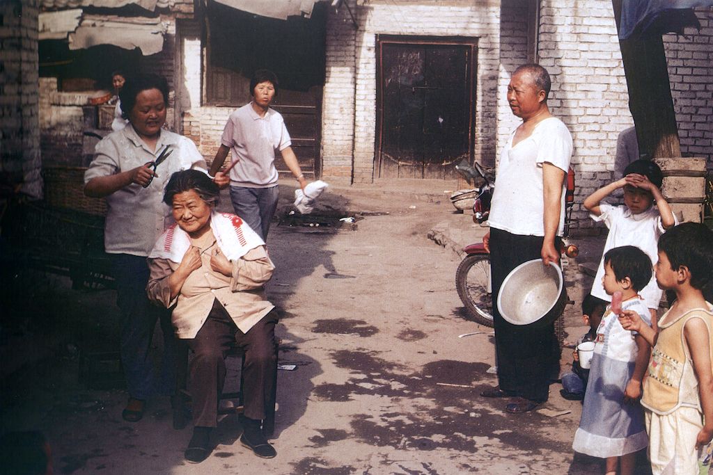 30年前中国人朴实的夏天生活,安宁静谧,第九张场景你一定经历过