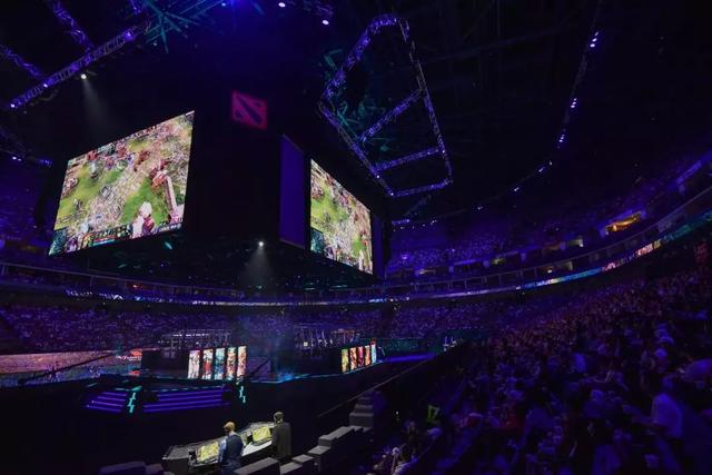 「AI财经社」职业电竞手火爆背后：入行比考演员难十倍，选人万里挑一22岁被嫌老