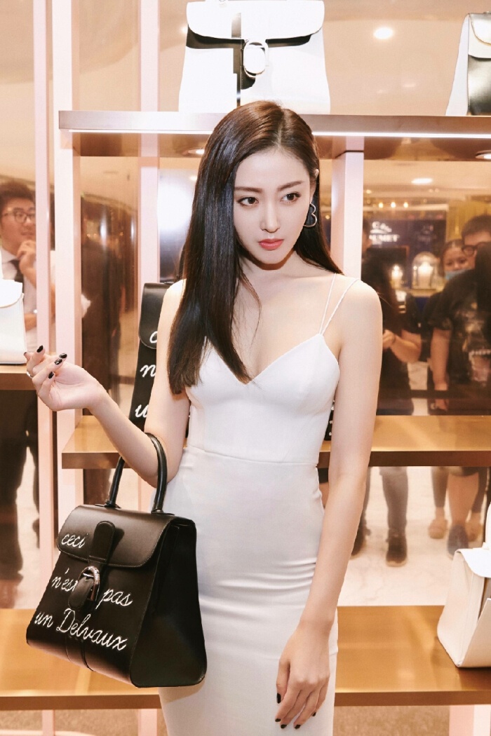 忘记vlog吧现在流行plog!健身博主张天爱终于找到了适合她的路